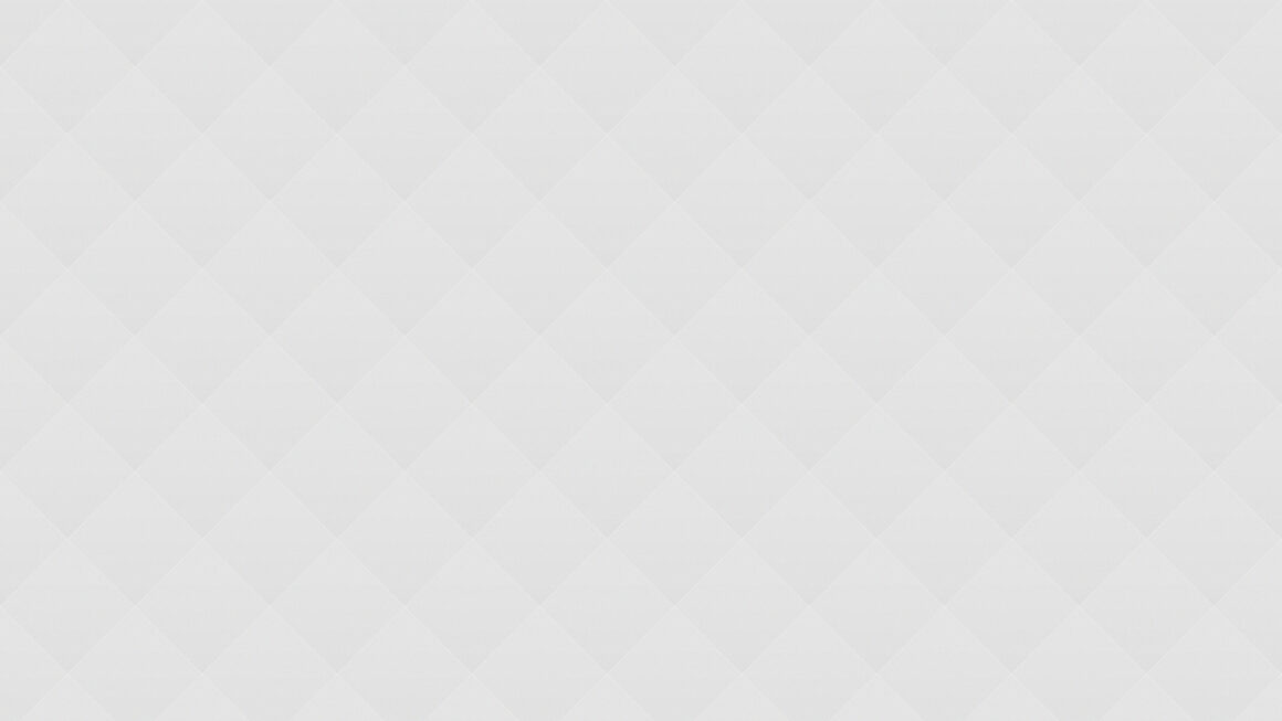 02 Model Opens Exhibition « Pure Flow »